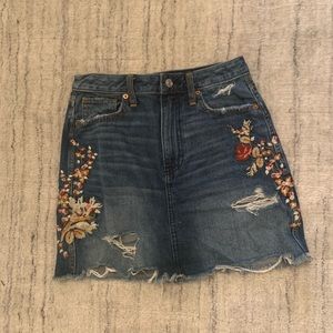 Jean skirt with flowers